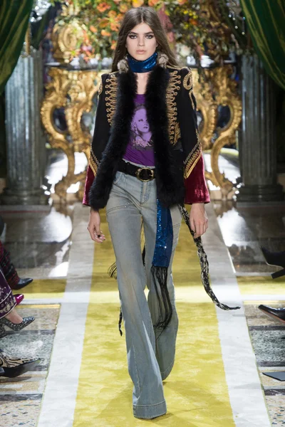 Look 33